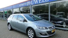Grijs Gebruikt 2015 Opel Astra Sport Stationwagen | € 9.999 (Eerlijke prijs)