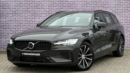 Grijs Occasion 2025 Volvo V60 Plus Stationwagen | € 42.899 (Goede deal)