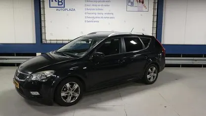 Zwart Gebruikt 2011 Kia Ceed Hatchback | € 4.950 (Eerlijke prijs)