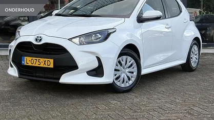 Gebruikt 2021 Toyota Yaris Hybrid Active Hatchback | € 17.400 (Eerlijke prijs)