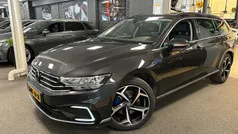 Grijs, metallic lak Gebruikt 2021 VW Passat Business Stationwagen | € 24.750 (Eerlijke prijs)