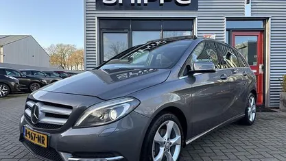 Grijs (metallic) Occasion 2011 Mercedes B200 Ambition MPV | € 8.950 (Eerlijke prijs)