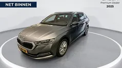 Grijs Gebruikt 2023 Skoda Octavia Business Line Stationwagen | € 23.940 (Eerlijke prijs)