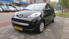 Zwart Gebruikt 2010 Peugeot 107 Hatchback | € 3.250 (Eerlijke prijs)