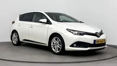Wit Gebruikt 2019 Toyota Auris Plus Hatchback | € 16.999 (Eerlijke prijs)