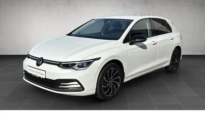 Gebruikt 2024 VW Golf VIII Move Hatchback | € 30.333 (Eerlijke prijs)