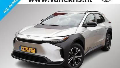Grijs Occasion 2025 Toyota bZ4X SUV | € 39.899 (Goede deal)