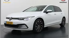 Gebruikt 2020 VW Golf VIII Life Hatchback | € 15.745 (Eerlijke prijs)