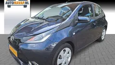 Blauw Gebruikt 2018 Toyota Aygo X-play Hatchback | € 8.995 (Goede deal)