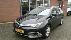 Zwart (metallic) Gebruikt 2015 Toyota Auris Touring Sports Stationwagen | € 11.950 (Eerlijke prijs)