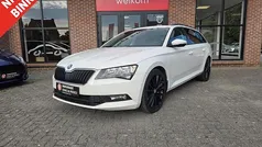 Wit Gebruikt 2017 Skoda Superb Stationwagen | € 15.495 (Eerlijke prijs)