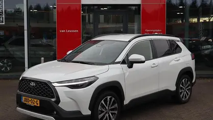 Wit Occasion 2024 Toyota Corolla Cross Style SUV | € 33.900 (Eerlijke prijs)