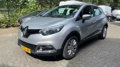 Grijs, metallic lak Gebruikt 2014 Renault Captur Expression SUV | € 9.240 (Eerlijke prijs)