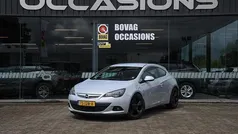 Grijs Gebruikt 2013 Opel Astra GTC Design Edition Hatchback | € 7.950 (Eerlijke prijs)