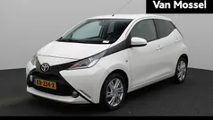 Wit Gebruikt 2016 Toyota Aygo Sport Hatchback | € 9.400 (Eerlijke prijs)