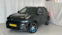 Zwart, metallic lak Gebruikt 2024 Lynk & Co 01 SUV | € 30.499 (Eerlijke prijs)
