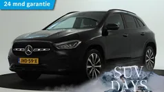 Donker 696 nachtzwart Gebruikt 2021 Mercedes GLA250 Luxury SUV | € 36.745 (Eerlijke prijs)