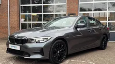 Gebruikt 2022 BMW 318 Sport Line Sedan | € 31.450 (Eerlijke prijs)