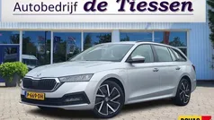 Grijs Gebruikt 2020 Skoda Octavia Business Line Stationwagen | € 23.445 (Eerlijke prijs)
