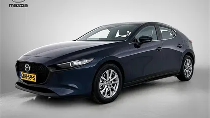 Deep crystal blue (blauw metallic) Gebruikt 2024 Mazda 3 Prime-Line Hatchback | € 25.945 (Goede deal)