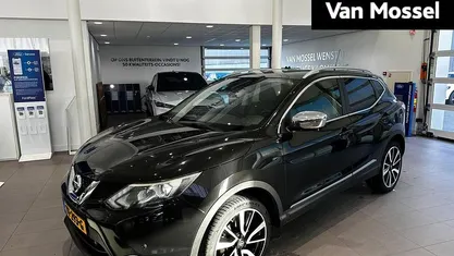 Zwart Occasion 2015 Nissan Qashqai 360º SUV | € 13.945 (Eerlijke prijs)