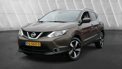Bruin Gebruikt 2015 Nissan Qashqai SUV | € 12.450 (Eerlijke prijs)