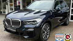 Zwart, metallic lak Gebruikt 2020 BMW X5 M Sport SUV | € 48.600 (Goede deal)