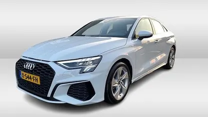 Wit Occasion 2023 Audi A3 Comfort Sedan | € 27.950 (Eerlijke prijs)