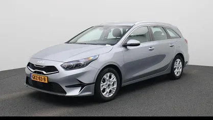 Grijs Occasion 2024 Kia Ceed Hatchback | € 25.940 (Eerlijke prijs)