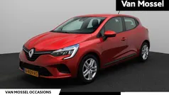 Rood Gebruikt 2021 Renault Clio V Zen Hatchback | € 13.900 (Goede deal)