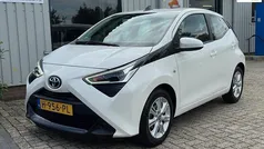Wit Gebruikt 2020 Toyota Aygo X-play Hatchback | € 8.590 (Eerlijke prijs)