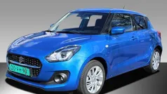 Blauw, metallic lak Gebruikt 2024 Suzuki Swift Hatchback | € 18.950 (Eerlijke prijs)