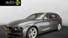 Grijs, metallic lak Gebruikt 2017 BMW 320 Executive Stationwagen | € 19.900 (Eerlijke prijs)