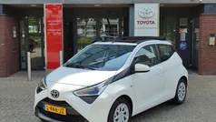 Wit Gebruikt 2021 Toyota Aygo X-play Hatchback | € 13.999 (Eerlijke prijs)