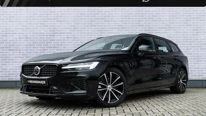 Zwart Gebruikt 2024 Volvo V60 Plus Stationwagen | € 43.899 (Eerlijke prijs)