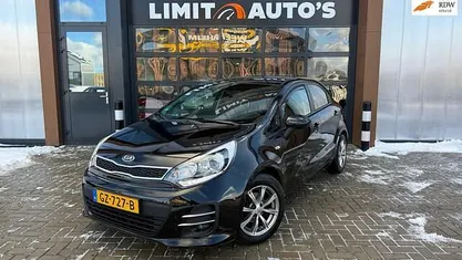 Zwart Gebruikt 2015 Kia Rio Hatchback | € 6.750 (Eerlijke prijs)