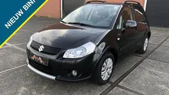 Zwart (metallic) Gebruikt 2008 Suzuki SX4 Exclusive MPV | € 4.399 (Eerlijke prijs)