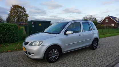 Gebruikt 2003 Mazda 2 Exclusive MPV | € 950 (Eerlijke prijs)