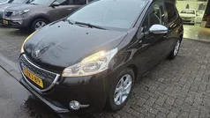 Gebruikt 2015 Peugeot 208 Style Hatchback | € 6.999 (Eerlijke prijs)