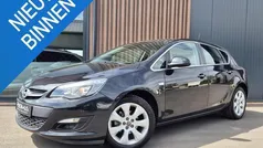Zwart Gebruikt 2015 Opel Astra Hatchback | € 6.950 (Eerlijke prijs)