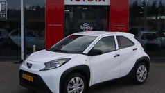 Wit Gebruikt 2023 Toyota Aygo Hatchback | € 14.900 (Super prijs)
