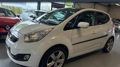 Wit, metallic lak Gebruikt 2014 Kia Venga FIFA World Cup Edition Hatchback | € 8.750 (Eerlijke prijs)