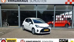Wit Gebruikt 2017 Toyota Yaris Hatchback | € 13.450 (Eerlijke prijs)