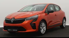 Oranje Gebruikt 2024 Renault Clio V Evolution Hatchback | € 18.350 (Eerlijke prijs)