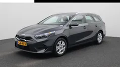 Grijs Gebruikt 2024 Kia Ceed Stationwagen | € 27.940 (Eerlijke prijs)