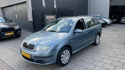 Blauw Gebruikt 2007 Skoda Fabia Hatchback | € 1.999 (Goede deal)
