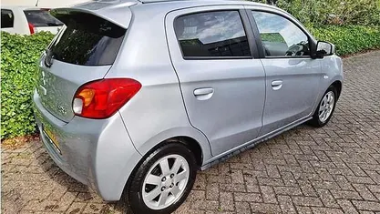 Grijs Gebruikt 2015 Mitsubishi Space Star Hatchback | € 5.500 (Eerlijke prijs)