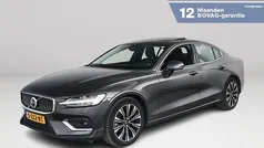 Grijs Gebruikt 2023 Volvo S60 Plus Sedan | € 33.995 (Eerlijke prijs)