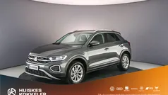 Grijs Gebruikt 2023 VW T-Roc Style SUV | € 32.400 (Eerlijke prijs)