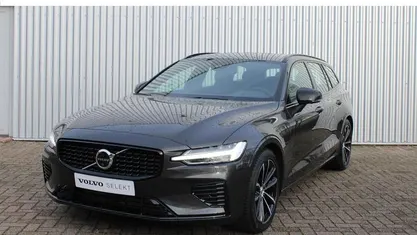 Occasion 2025 Volvo V60 Plus Stationwagen | € 46.950 (Eerlijke prijs)